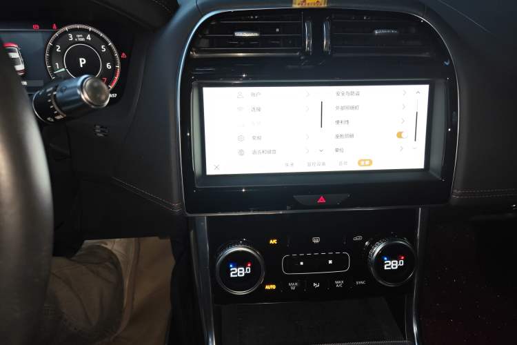 Used Jaguar XEL 2022 2.0T 250 PS R-DYNAMIC S Advanced Sport Edition Audio And AC Panel