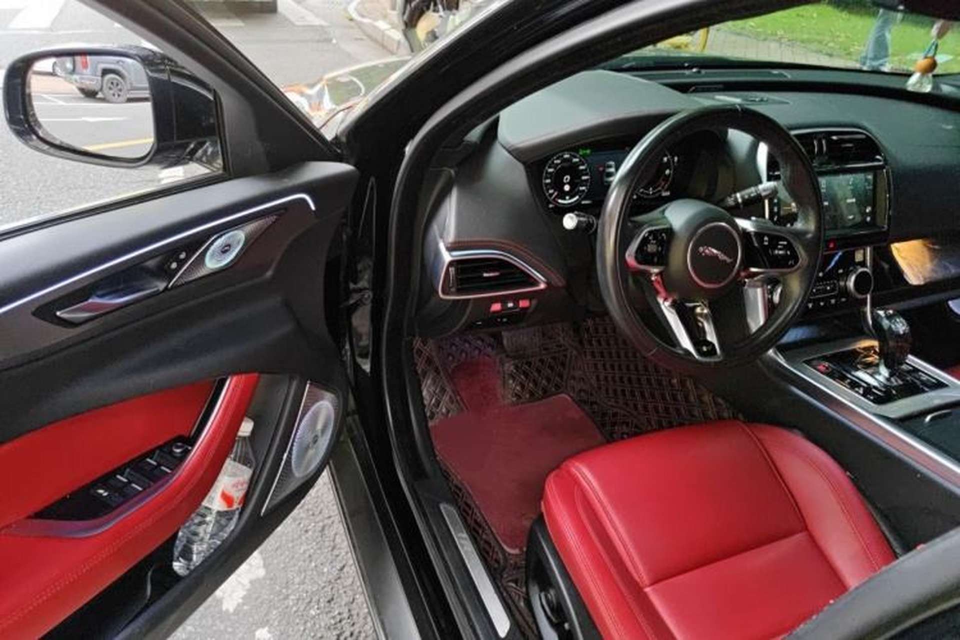 Used Jaguar XEL 2022 2.0T 250 PS R-DYNAMIC S Advanced Sport Edition Driver Seat