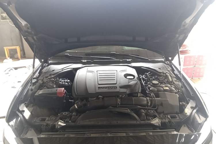Used Jaguar XEL 2022 2.0T 250 PS R-DYNAMIC S Advanced Sport Edition Engine Bay