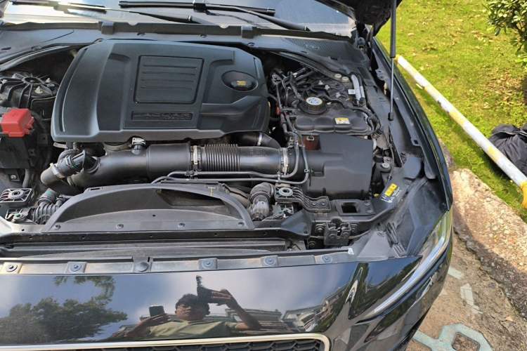 Used Jaguar XEL 2022 2.0T 250 PS R-DYNAMIC S Advanced Sport Edition Engine Bay Left