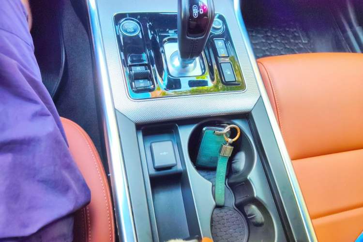 Used Jaguar XEL 2022 2.0T 250 PS R-DYNAMIC S Advanced Sport Edition Gear Lever