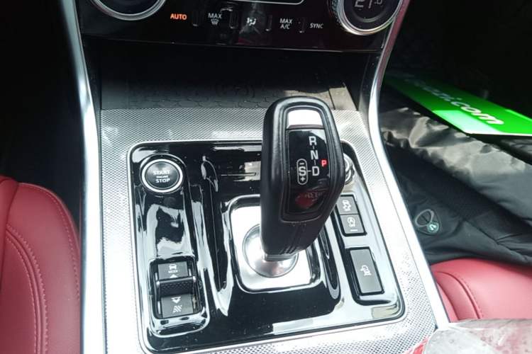 Used Jaguar XEL 2022 2.0T 250 PS R-DYNAMIC S Advanced Sport Edition Gear Lever