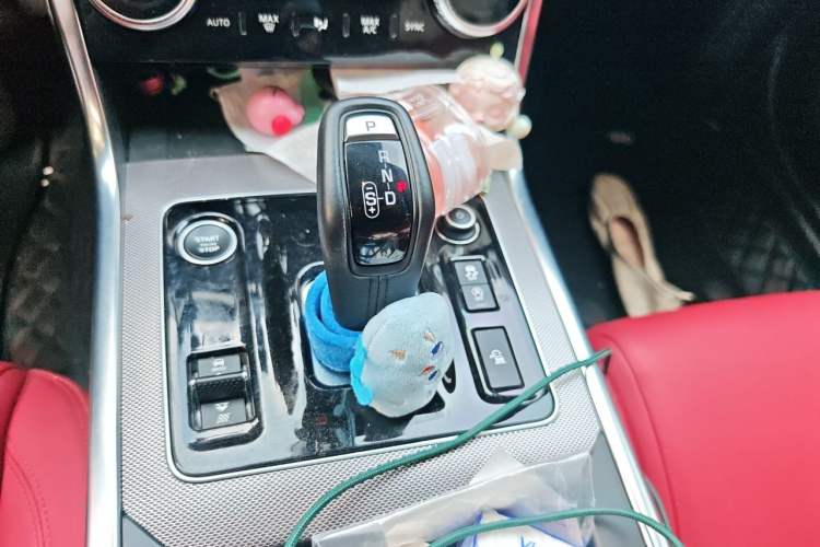 Used Jaguar XEL 2022 2.0T 250 PS R-DYNAMIC S Advanced Sport Edition Gear Lever