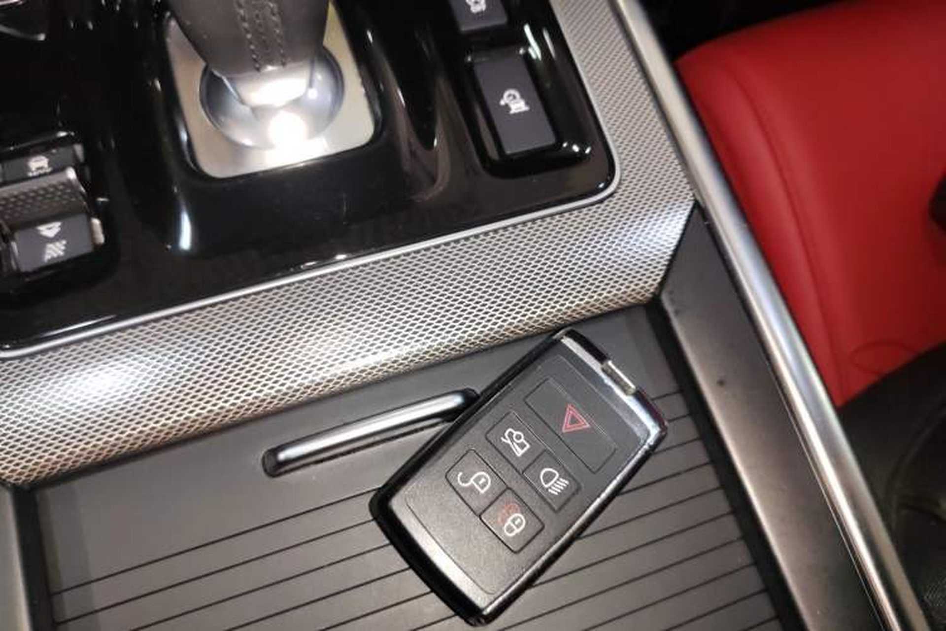 Used Jaguar XEL 2022 2.0T 250 PS R-DYNAMIC S Advanced Sport Edition Interior 1