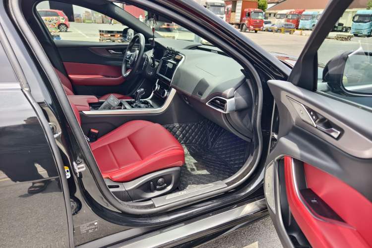 Used Jaguar XEL 2022 2.0T 250 PS R-DYNAMIC S Advanced Sport Edition Interior 6