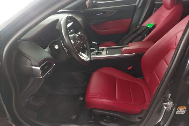 Used Jaguar XEL 2022 2.0T 250 PS R-DYNAMIC S Advanced Sport Edition Left Front Seat