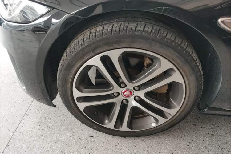 Used Jaguar XEL 2022 2.0T 250 PS R-DYNAMIC S Advanced Sport Edition Left Front Wheel Hub