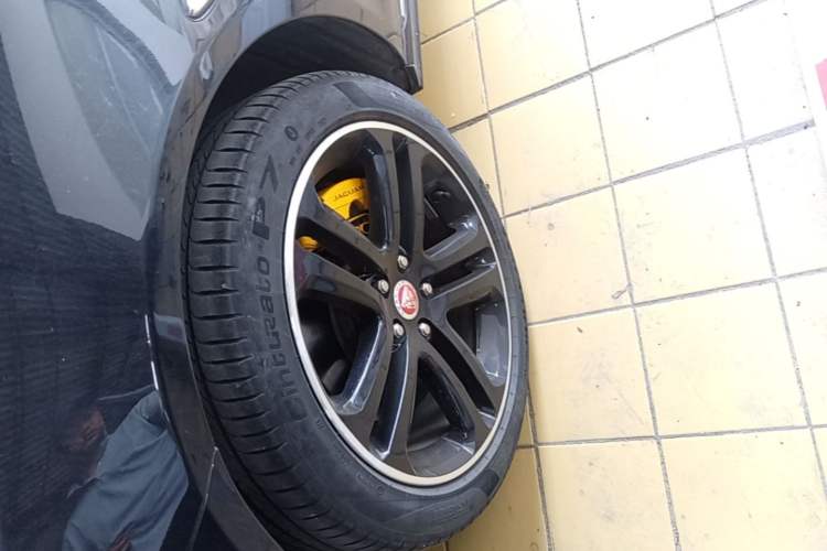 Used Jaguar XEL 2022 2.0T 250 PS R-DYNAMIC S Advanced Sport Edition Left Front Wheel Hub