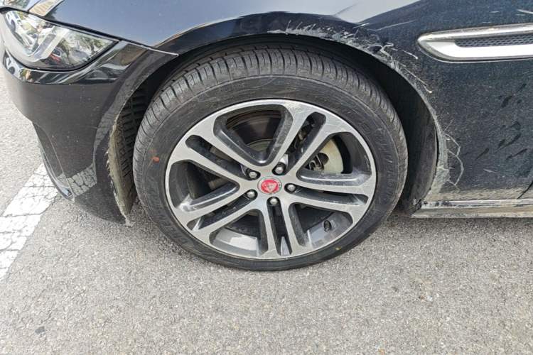 Used Jaguar XEL 2022 2.0T 250 PS R-DYNAMIC S Advanced Sport Edition Left Front Wheel Hub