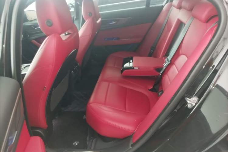 Used Jaguar XEL 2022 2.0T 250 PS R-DYNAMIC S Advanced Sport Edition Left Rear Seat