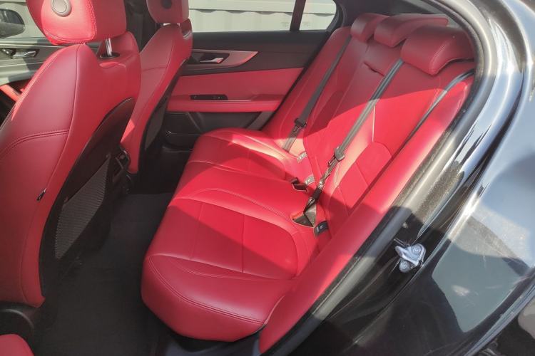 Used Jaguar XEL 2022 2.0T 250 PS R-DYNAMIC S Advanced Sport Edition Left Rear Seat