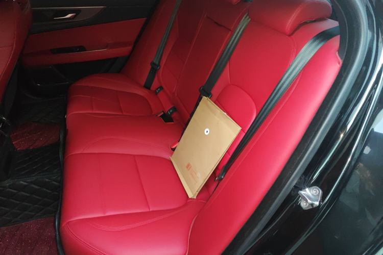 Used Jaguar XEL 2022 2.0T 250 PS R-DYNAMIC S Advanced Sport Edition Left Rear Seat