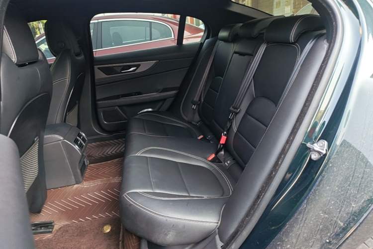 Used Jaguar XEL 2022 2.0T 250 PS R-DYNAMIC S Advanced Sport Edition Left Rear Seat