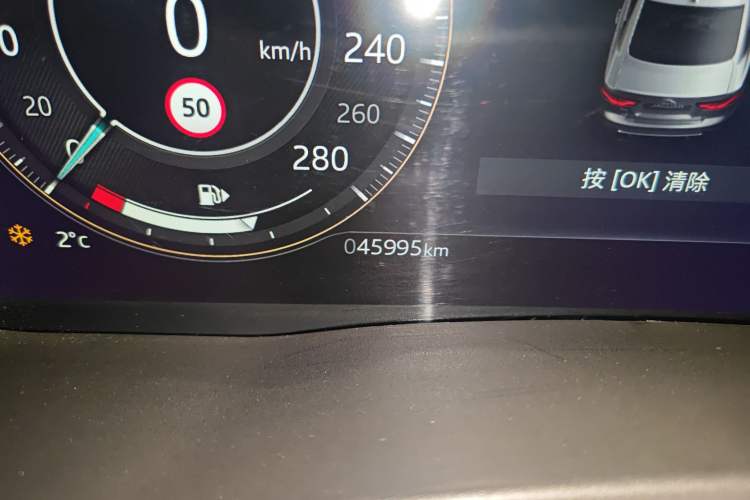 Used Jaguar XEL 2022 2.0T 250 PS R-DYNAMIC S Advanced Sport Edition Odometer Close Up