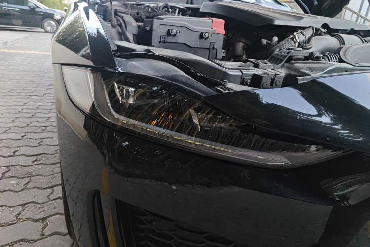 Used Jaguar XEL 2022 2.0T 250 PS R-DYNAMIC S Advanced Sport Edition Right Front Headlight