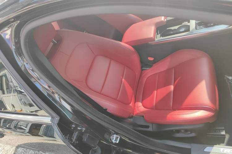 Used Jaguar XEL 2022 2.0T 250 PS R-DYNAMIC S Advanced Sport Edition Right Front Seat