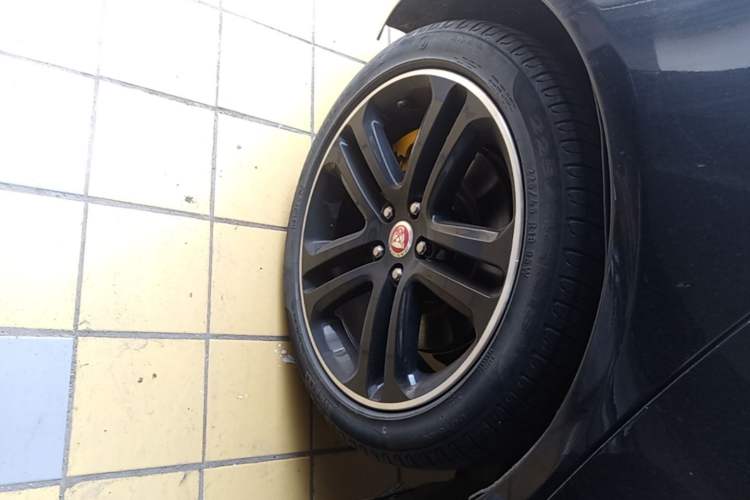 Used Jaguar XEL 2022 2.0T 250 PS R-DYNAMIC S Advanced Sport Edition Right Rear Wheel Hub
