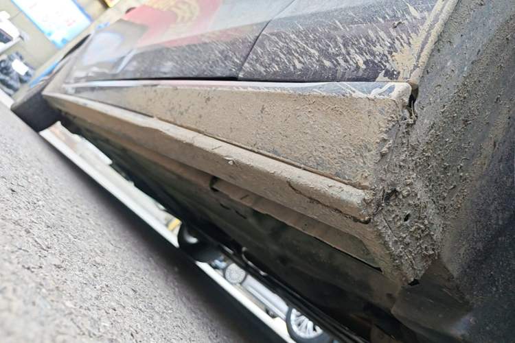 Used Jaguar XEL 2022 2.0T 250 PS R-DYNAMIC S Advanced Sport Edition Right Side Sill