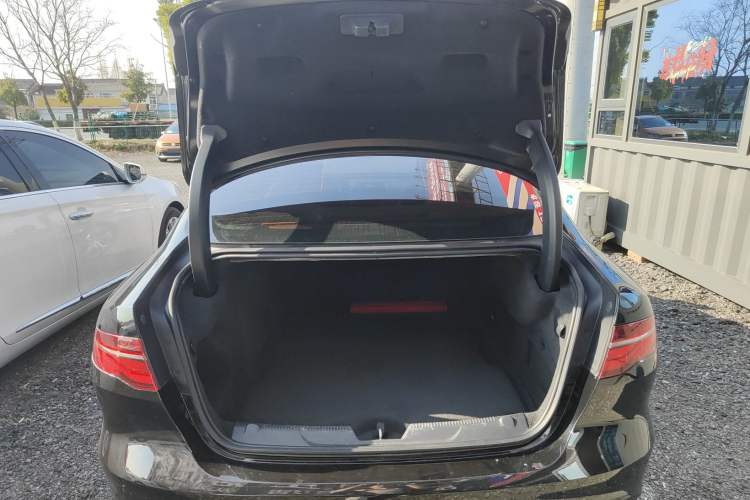 Used Jaguar XEL 2022 2.0T 250 PS R-DYNAMIC S Advanced Sport Edition Trunk