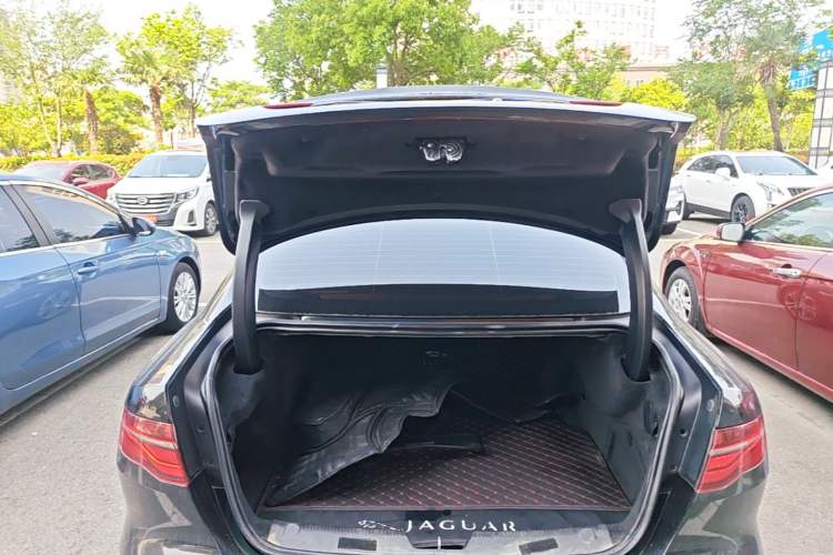 Used Jaguar XEL 2022 2.0T 250 PS R-DYNAMIC S Advanced Sport Edition Trunk