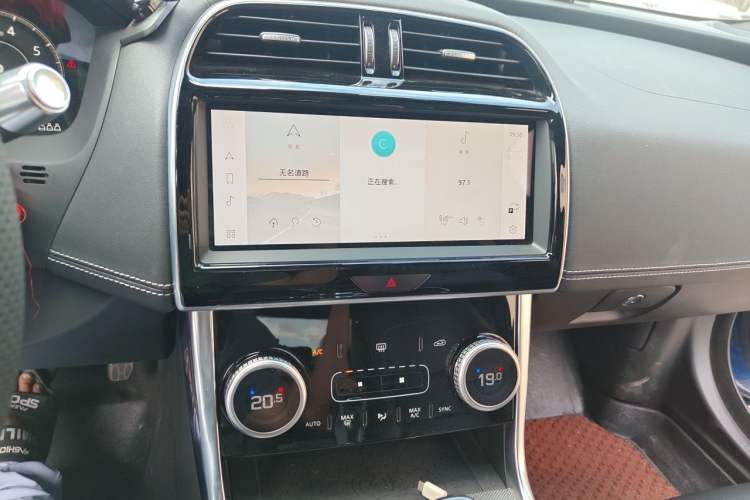 Used Jaguar XEL 2022 2.0T 250 PS R-DYNAMIC S Advanced Sport Edition Audio And AC Panel