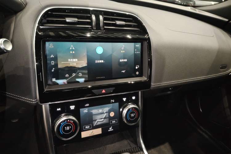 Used Jaguar XEL 2022 2.0T 250 PS R-DYNAMIC S Advanced Sport Edition Audio And AC Panel