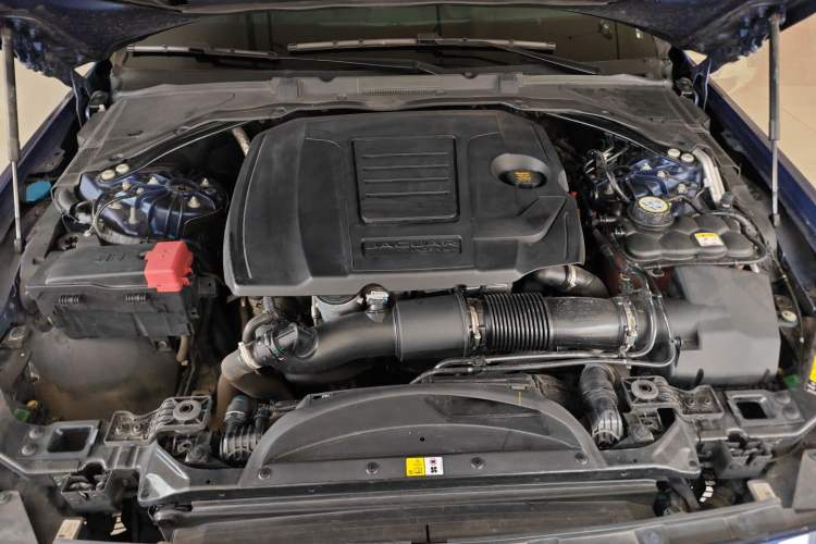 Used Jaguar XEL 2022 2.0T 250 PS R-DYNAMIC S Advanced Sport Edition Engine Bay
