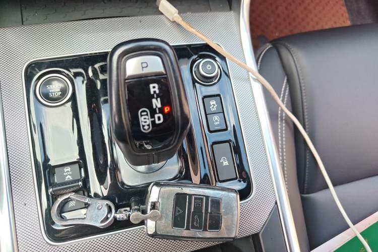 Used Jaguar XEL 2022 2.0T 250 PS R-DYNAMIC S Advanced Sport Edition Gear Lever