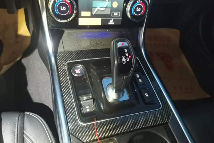 Used Jaguar XEL 2022 2.0T 250 PS R-DYNAMIC S Advanced Sport Edition Gear Lever