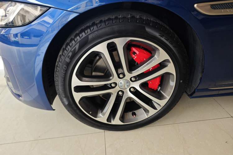Used Jaguar XEL 2022 2.0T 250 PS R-DYNAMIC S Advanced Sport Edition Left Front Wheel Hub