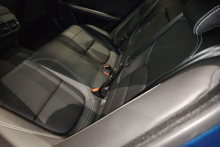 Used Jaguar XEL 2022 2.0T 250 PS R-DYNAMIC S Advanced Sport Edition Left Rear Seat