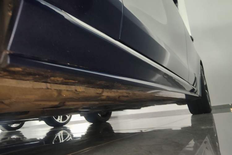 Used Jaguar XEL 2022 2.0T 250 PS R-DYNAMIC S Advanced Sport Edition Left Side Sill