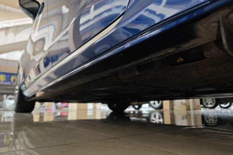 Used Jaguar XEL 2022 2.0T 250 PS R-DYNAMIC S Advanced Sport Edition Left Side Sill