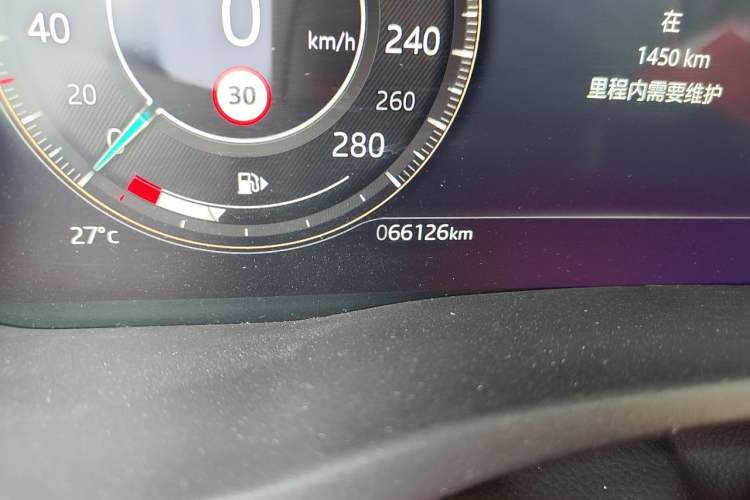 Used Jaguar XEL 2022 2.0T 250 PS R-DYNAMIC S Advanced Sport Edition Odometer Close Up