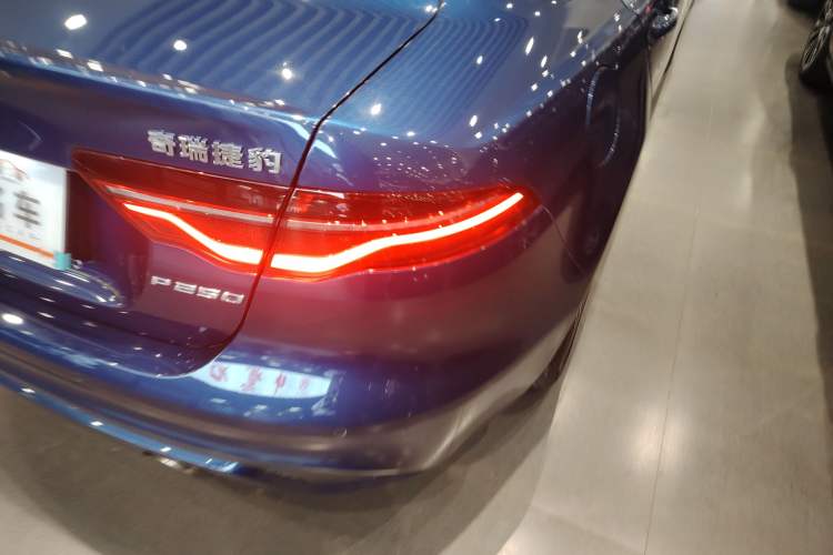 Used Jaguar XEL 2022 2.0T 250 PS R-DYNAMIC S Advanced Sport Edition Right Rear Taillight