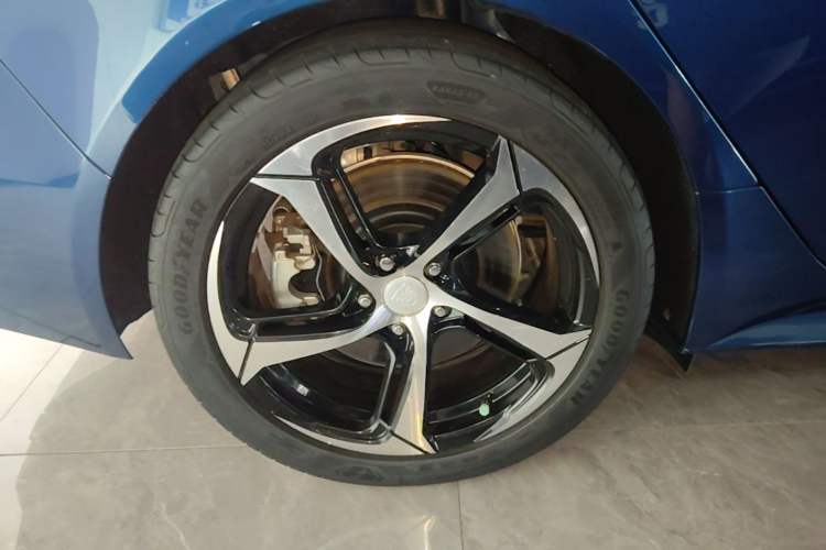 Used Jaguar XEL 2022 2.0T 250 PS R-DYNAMIC S Advanced Sport Edition Right Rear Wheel Hub