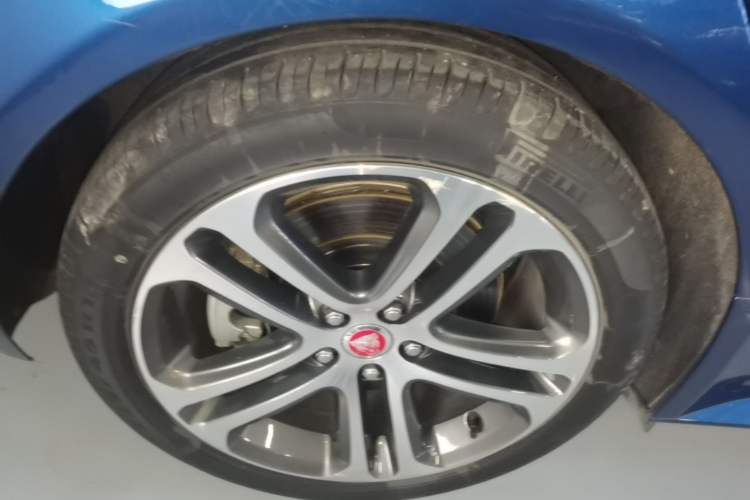 Used Jaguar XEL 2022 2.0T 250 PS R-DYNAMIC S Advanced Sport Edition Right Rear Wheel Hub