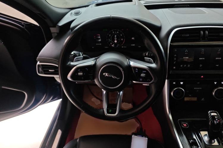 Used Jaguar XEL 2022 2.0T 250 PS R-DYNAMIC S Advanced Sport Edition Steering Wheel
