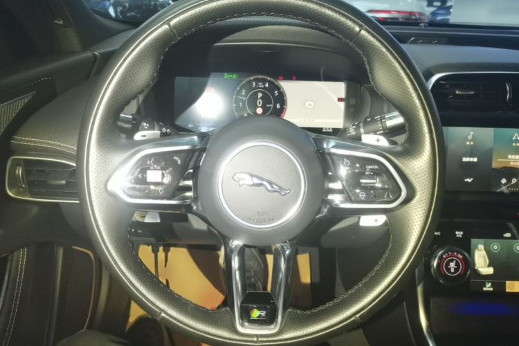 Used Jaguar XEL 2022 2.0T 250 PS R-DYNAMIC S Advanced Sport Edition Steering Wheel