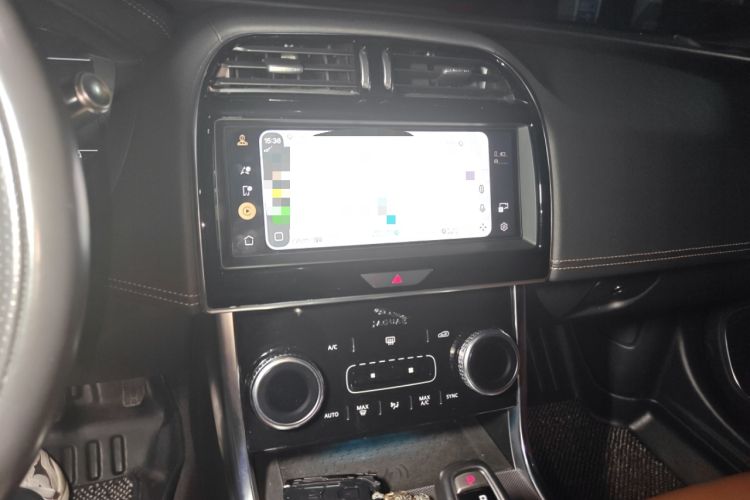 Used Jaguar XEL 2022 2.0T 250 PS R-DYNAMIC S Advanced Sport Edition Audio And AC Panel