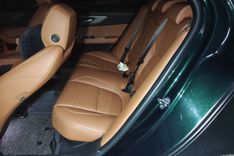 Used Jaguar XEL 2022 2.0T 250 PS R-DYNAMIC S Advanced Sport Edition Left Rear Seat