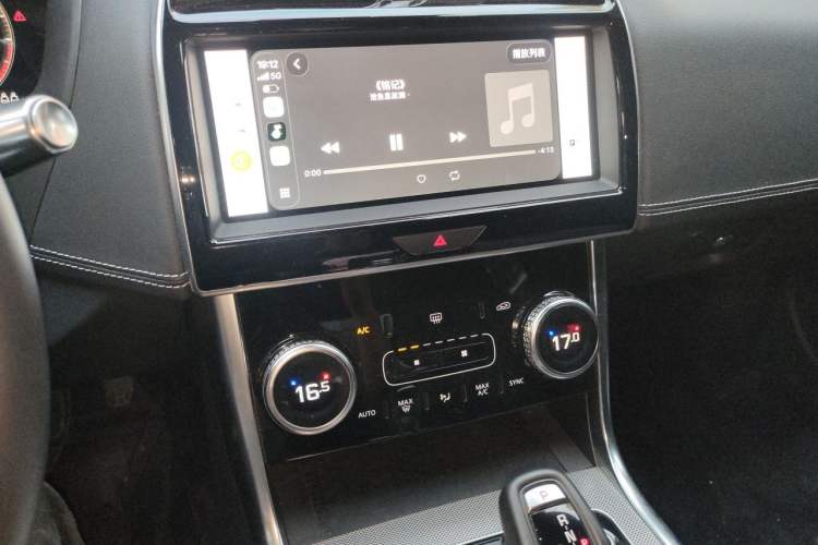 Used Jaguar XEL 2022 2.0T 250 PS R-DYNAMIC S Advanced Sport Edition Audio And AC Panel