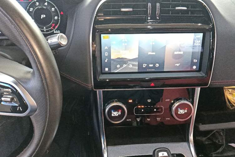 Used Jaguar XEL 2022 2.0T 250 PS R-DYNAMIC S Advanced Sport Edition Audio And AC Panel