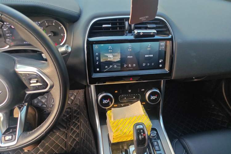 Used Jaguar XEL 2022 2.0T 200PS R-DYNAMIC Youth Sport Edition Audio And AC Panel