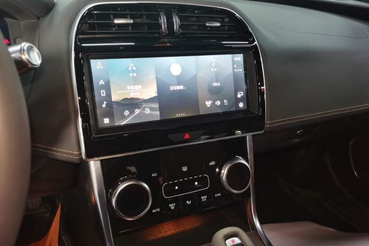 Used Jaguar XEL 2022 2.0T 250 PS R-DYNAMIC S Advanced Sport Edition Audio And AC Panel