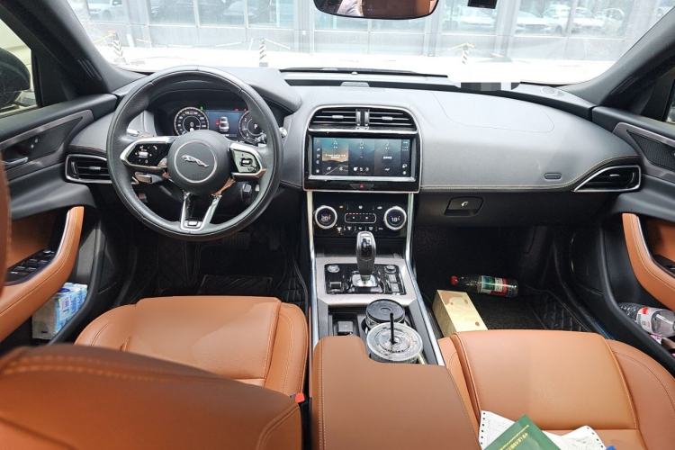Used Jaguar XEL 2022 2.0T 250 PS R-DYNAMIC S Advanced Sport Edition Center Console