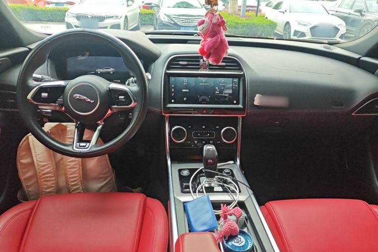 Used Jaguar XEL 2022 2.0T 250 PS R-DYNAMIC S Advanced Sport Edition Center Console