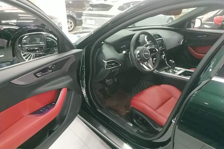 Used Jaguar XEL 2022 2.0T 250 PS R-DYNAMIC S Advanced Sport Edition Driver Seat