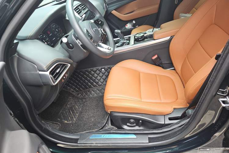 Used Jaguar XEL 2022 2.0T 250 PS R-DYNAMIC S Advanced Sport Edition Driver Seat
