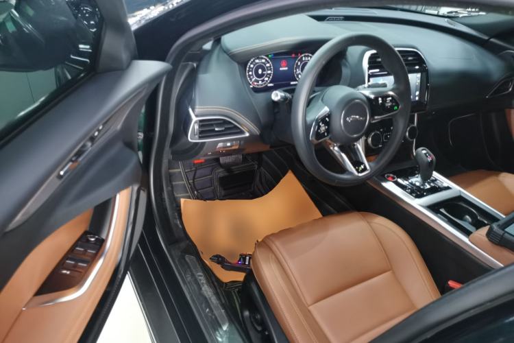 Used Jaguar XEL 2022 2.0T 250 PS R-DYNAMIC S Advanced Sport Edition Driver Seat